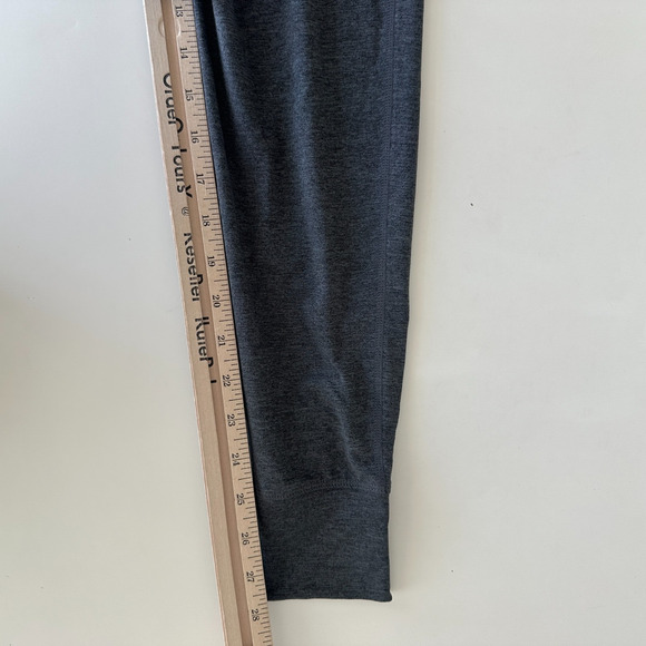 Vuori Sunday Joggers Mens XS Gray Performance Pants Active Stretch Gym Athletic - Picture 6 of 6